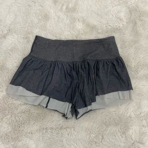 Lululemon shorts size 6
